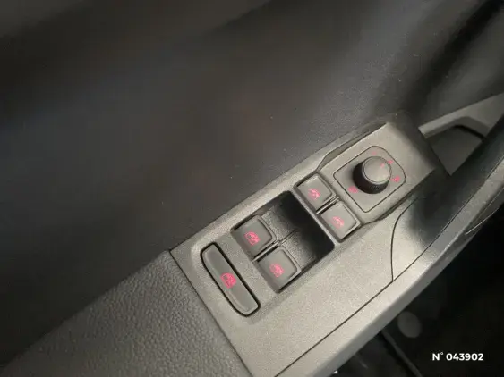 SEAT IBIZA V - voiture d'occasion - Photo 28