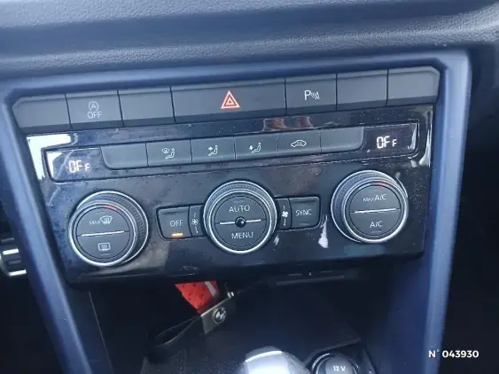 VOLKSWAGEN T-ROC - voiture d'occasion - Photo 28