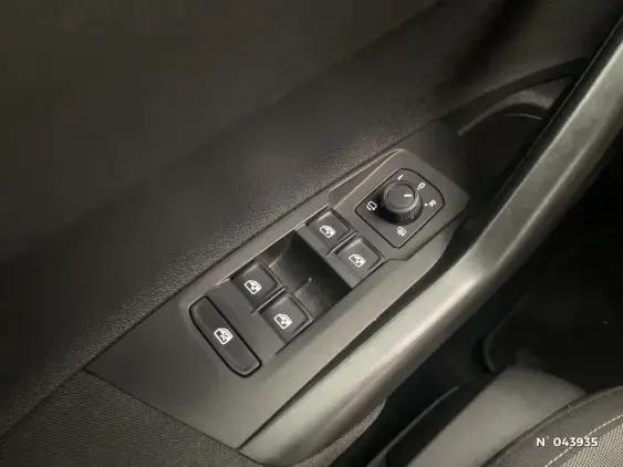 VOLKSWAGEN POLO VI - voiture d'occasion - Photo 28