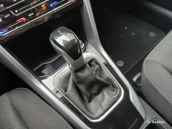 VOLKSWAGEN T-ROC - voiture d'occasion - Photo 28