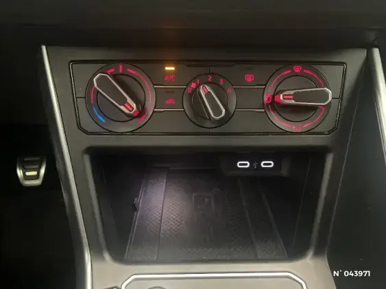 VOLKSWAGEN POLO VI - voiture d'occasion - Photo 26