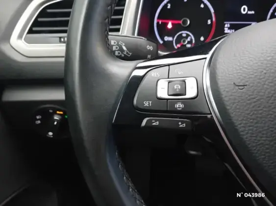 VOLKSWAGEN T-ROC - voiture d'occasion - Photo 32