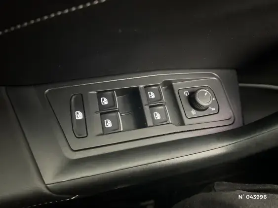 VOLKSWAGEN T-ROC - voiture d'occasion - Photo 29