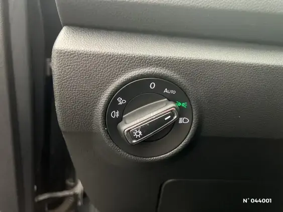 VOLKSWAGEN T-ROC - voiture d'occasion - Photo 26