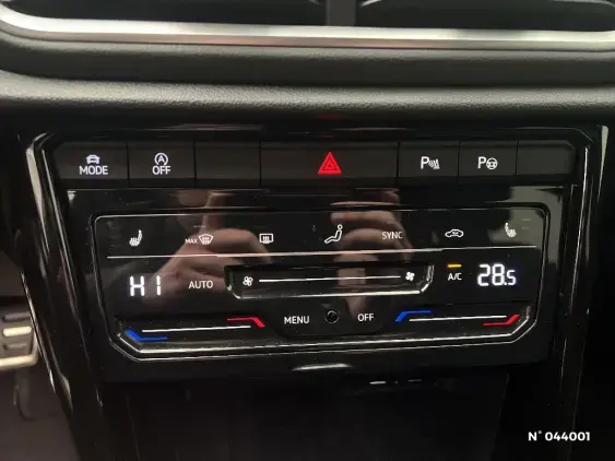 VOLKSWAGEN T-ROC - voiture d'occasion - Photo 27