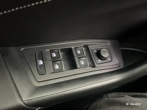 VOLKSWAGEN T-ROC - voiture d'occasion - Photo 28