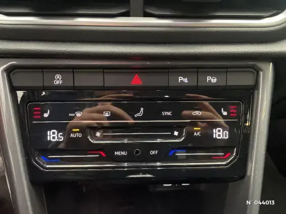 VOLKSWAGEN T-ROC - voiture d'occasion - Photo 25