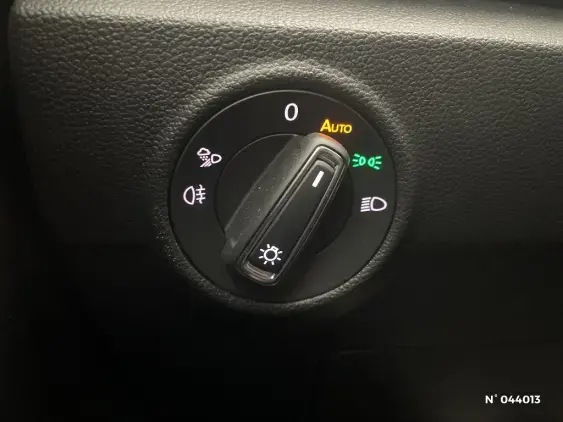 VOLKSWAGEN T-ROC - voiture d'occasion - Photo 28