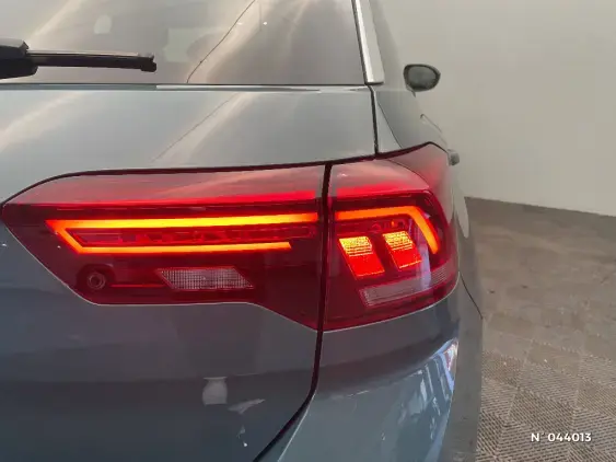 VOLKSWAGEN T-ROC - voiture d'occasion - Photo 24