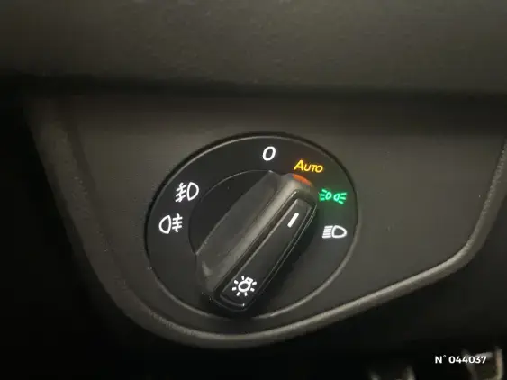 VOLKSWAGEN POLO VI - voiture d'occasion - Photo 25