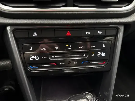 VOLKSWAGEN T-ROC - voiture d'occasion - Photo 28