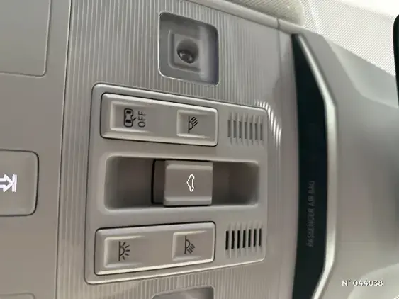 VOLKSWAGEN T-ROC - voiture d'occasion - Photo 32