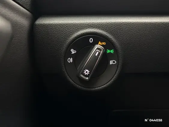 VOLKSWAGEN T-ROC - voiture d'occasion - Photo 35