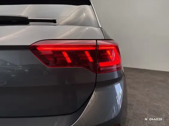 VOLKSWAGEN T-ROC - voiture d'occasion - Photo 27