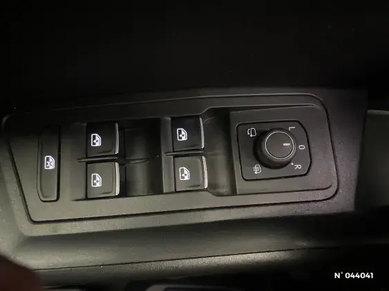 VOLKSWAGEN T-ROC - voiture d'occasion - Photo 29