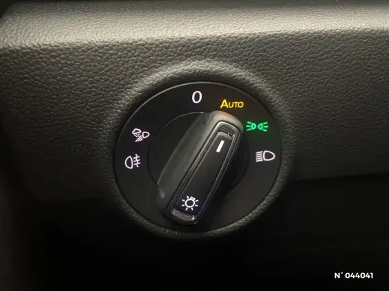 VOLKSWAGEN T-ROC - voiture d'occasion - Photo 32