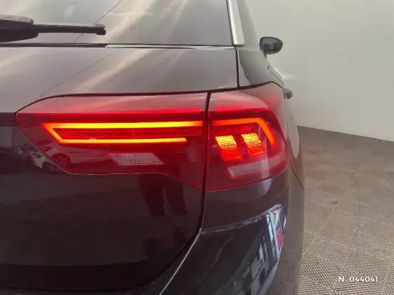 VOLKSWAGEN T-ROC - voiture d'occasion - Photo 27