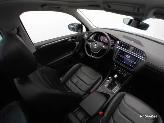 VOLKSWAGEN TIGUAN II - voiture d'occasion - Photo 10
