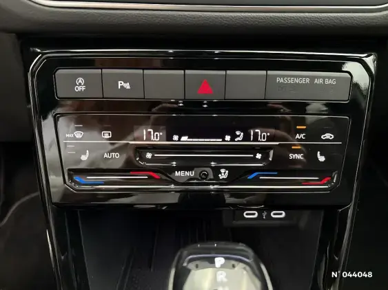 VOLKSWAGEN T-CROSS - voiture d'occasion - Photo 31