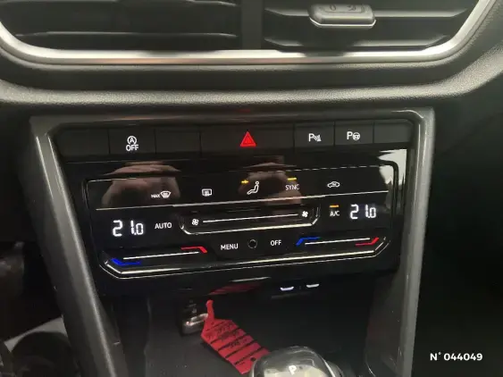 VOLKSWAGEN T-ROC - voiture d'occasion - Photo 29