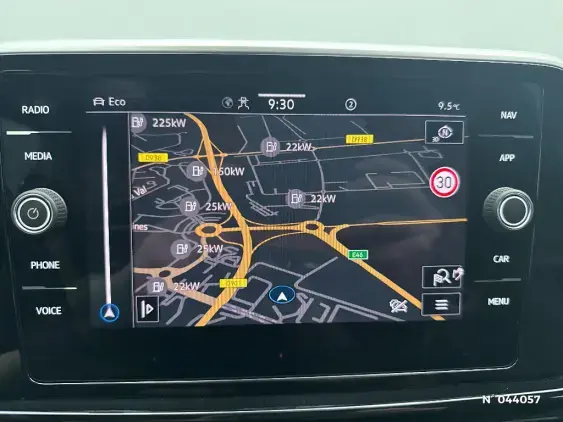 VOLKSWAGEN T-ROC - voiture d'occasion - Photo 27