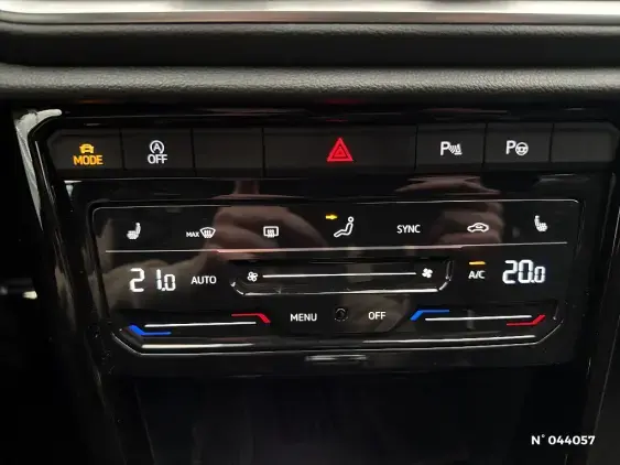 VOLKSWAGEN T-ROC - voiture d'occasion - Photo 29