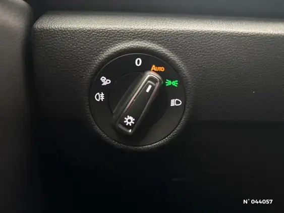 VOLKSWAGEN T-ROC - voiture d'occasion - Photo 34