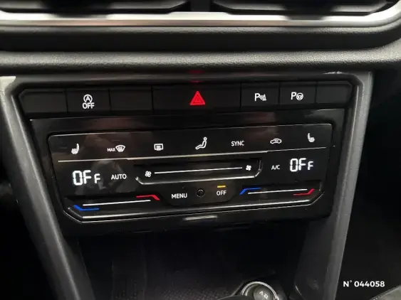 VOLKSWAGEN T-ROC - voiture d'occasion - Photo 31