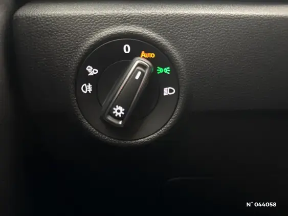 VOLKSWAGEN T-ROC - voiture d'occasion - Photo 32