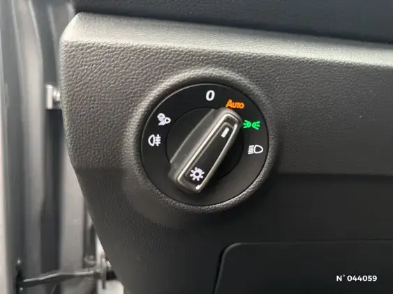 VOLKSWAGEN T-ROC - voiture d'occasion - Photo 21