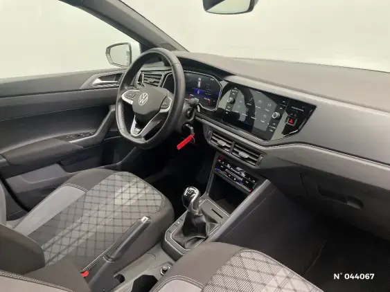 VOLKSWAGEN POLO VI - voiture d'occasion - Photo 9