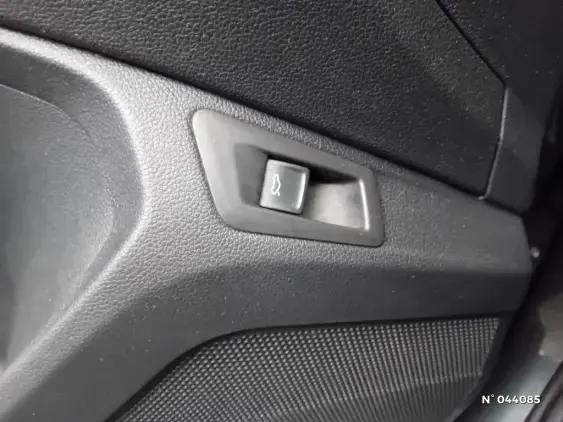 VOLKSWAGEN T-ROC - voiture d'occasion - Photo 33