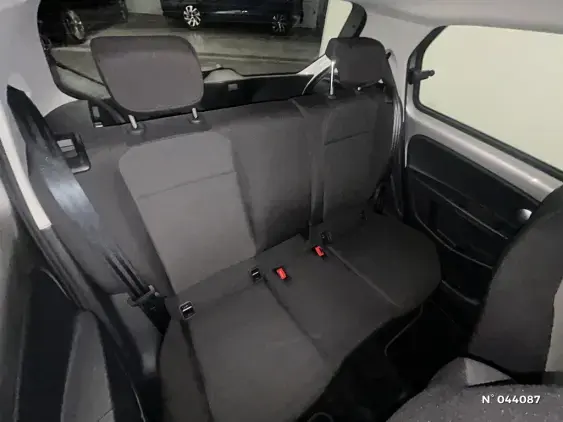 VOLKSWAGEN E-UP! II - voiture d'occasion - Photo 11