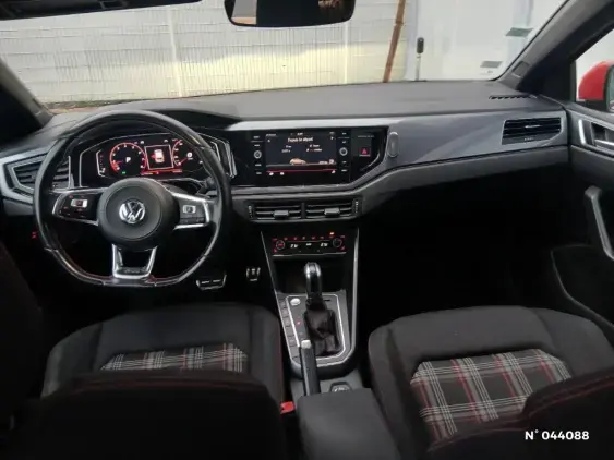 VOLKSWAGEN POLO VI - voiture d'occasion - Photo 9