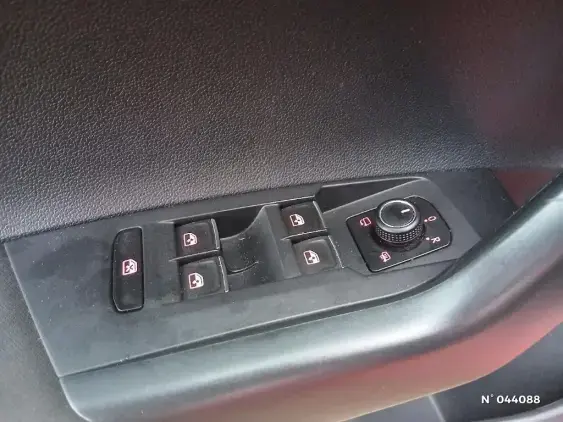 VOLKSWAGEN POLO VI - voiture d'occasion - Photo 15