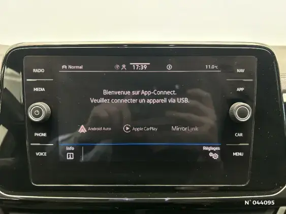 VOLKSWAGEN T-ROC - voiture d'occasion - Photo 29