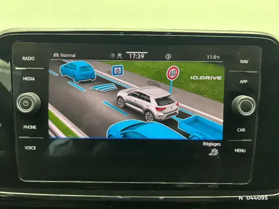 VOLKSWAGEN T-ROC - voiture d'occasion - Photo 31