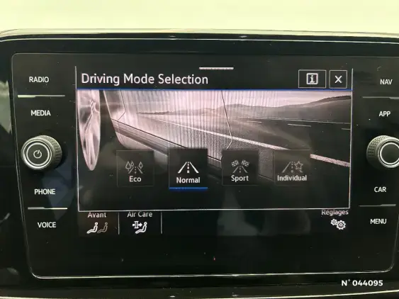 VOLKSWAGEN T-ROC - voiture d'occasion - Photo 34