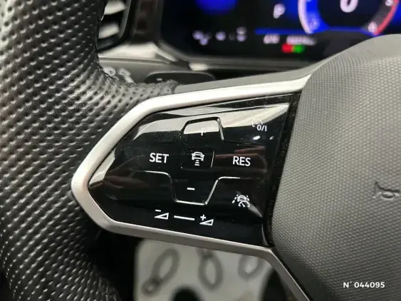 VOLKSWAGEN T-ROC - voiture d'occasion - Photo 36