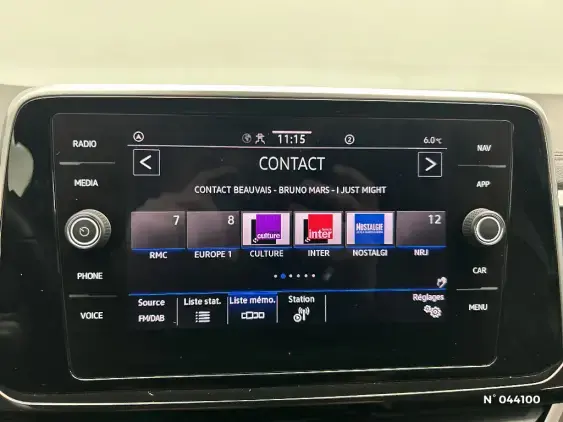 VOLKSWAGEN T-ROC - voiture d'occasion - Photo 25