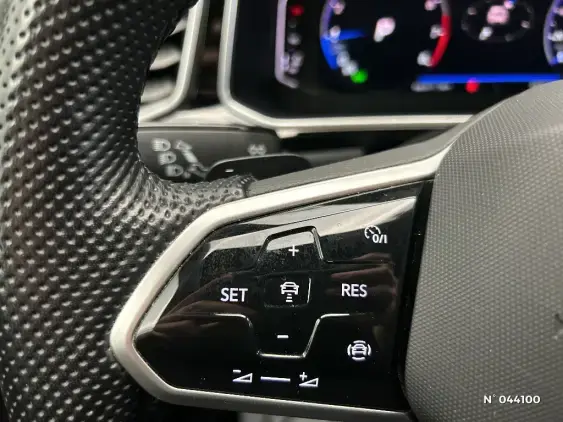 VOLKSWAGEN T-ROC - voiture d'occasion - Photo 33