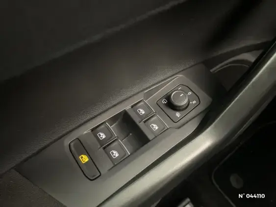 VOLKSWAGEN POLO VI - voiture d'occasion - Photo 24