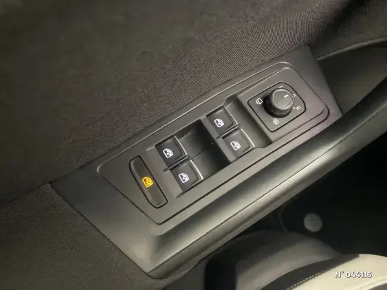 VOLKSWAGEN T-ROC - voiture d'occasion - Photo 28