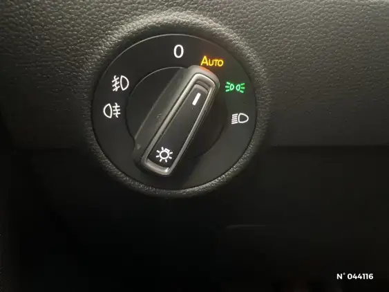 VOLKSWAGEN T-ROC - voiture d'occasion - Photo 29