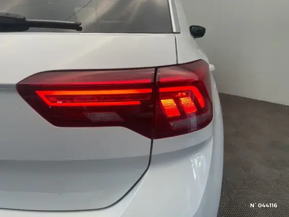 VOLKSWAGEN T-ROC - voiture d'occasion - Photo 24