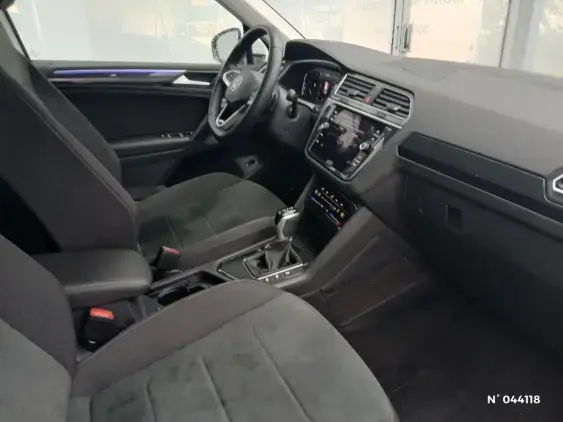 VOLKSWAGEN TIGUAN II - voiture d'occasion - Photo 10