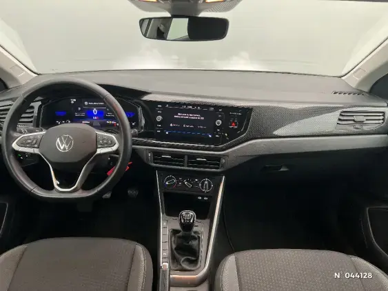 VOLKSWAGEN POLO VI - voiture d'occasion - Photo 9