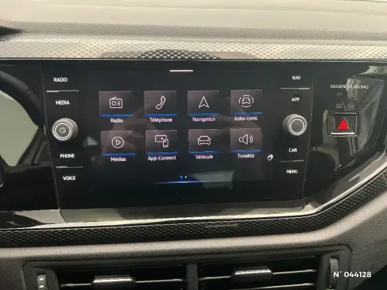 VOLKSWAGEN POLO VI - voiture d'occasion - Photo 13