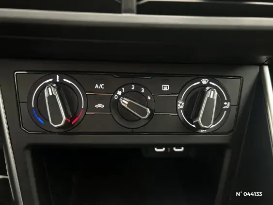 VOLKSWAGEN POLO VI - voiture d'occasion - Photo 15