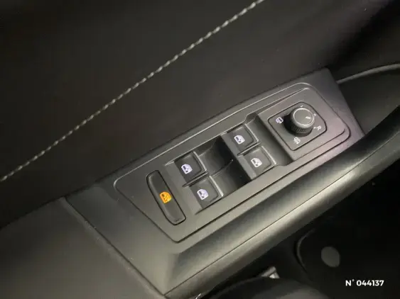 VOLKSWAGEN T-ROC - voiture d'occasion - Photo 32